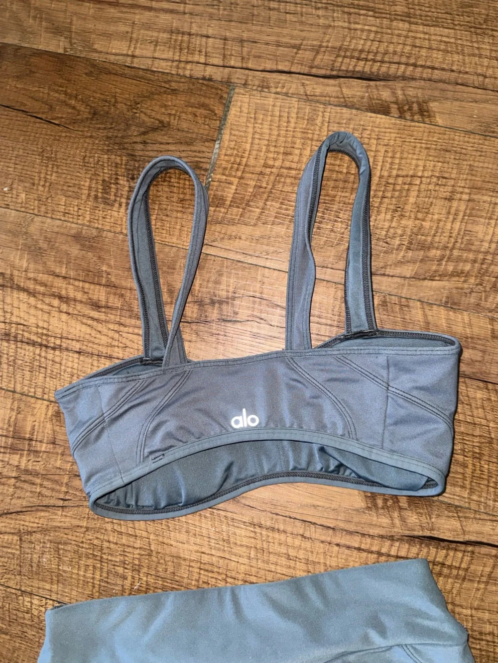 Alo yoga dusty blue/gray set RARE